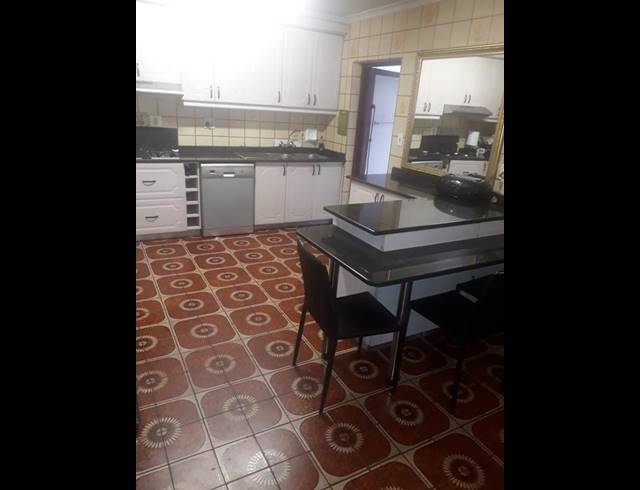 4 BEDROOM HOUSE FOR SALE IN PARLOCK